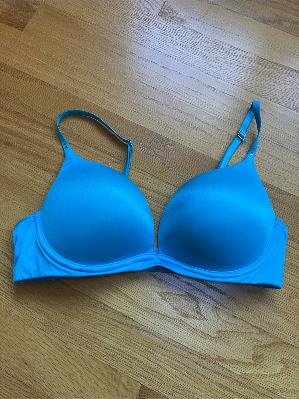 Victoria's Secret Smooth Molded Bra in Turquoise